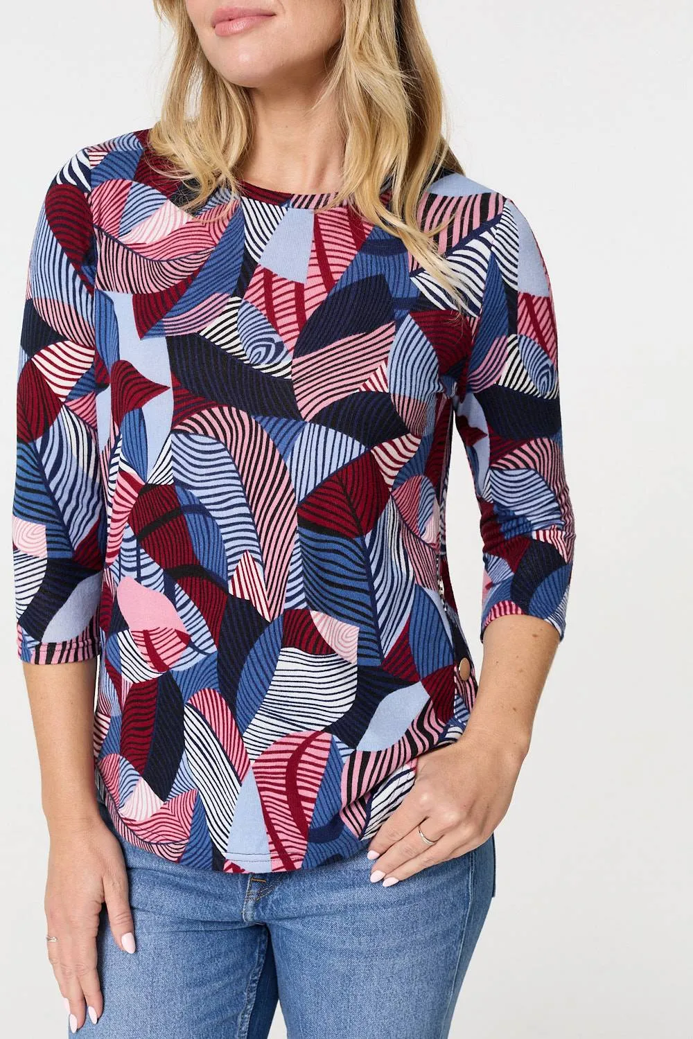 Abstract Print 3/4 Sleeve Curve Hem Top
